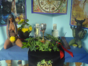 Wiccan_altar_for_Beltane_in_Wales